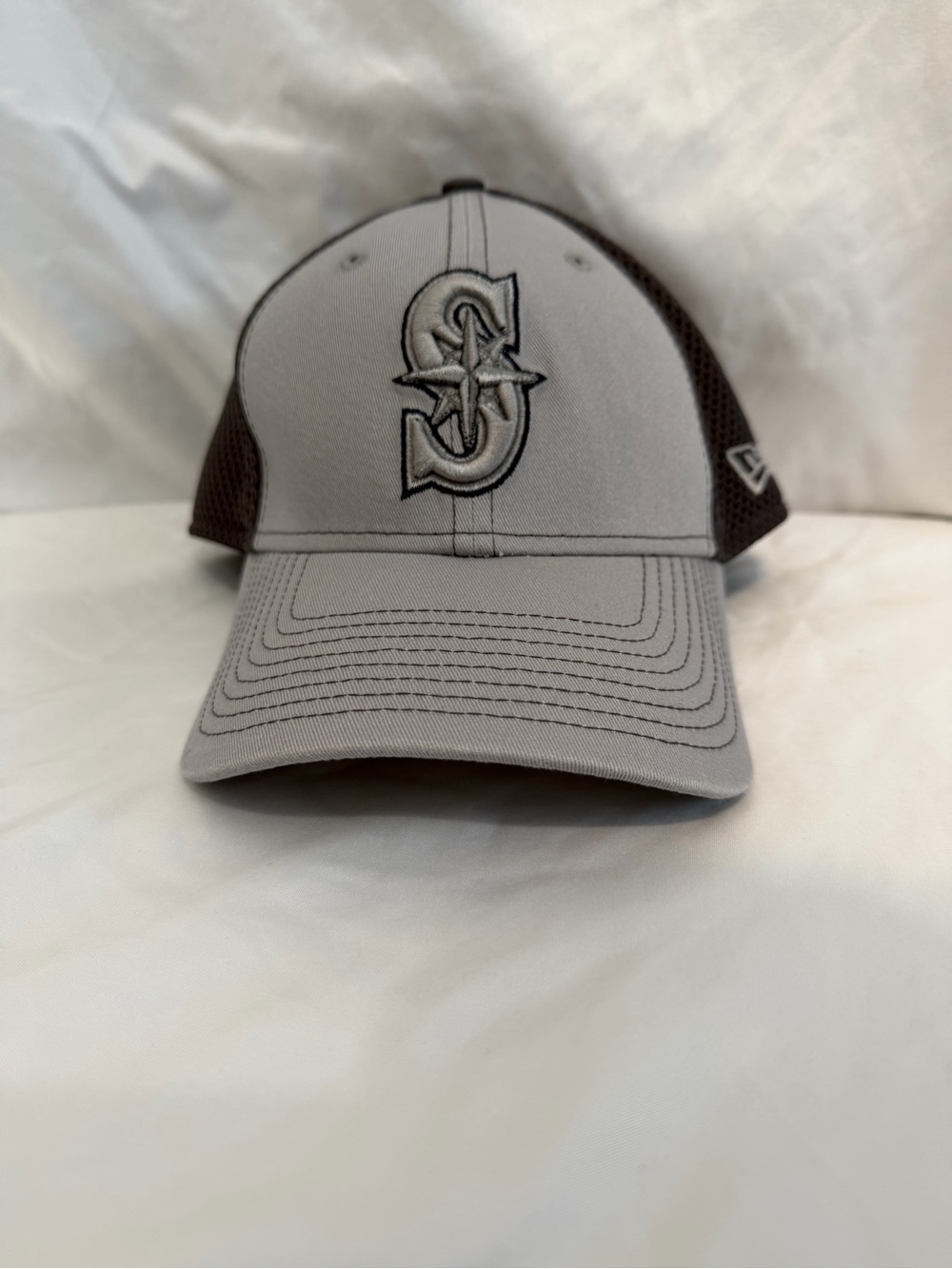 New Era Gray and Dark Gray Seattle Mariners Mesh Back Cap